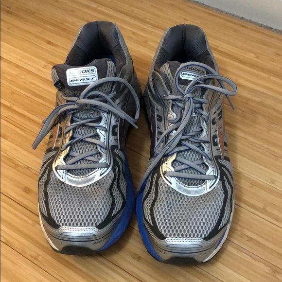 brooks shoes size 14